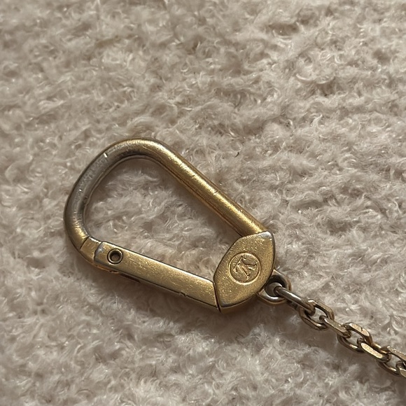 Authentic Louis Vuitton Green Key Cles - Picture 5 of 10